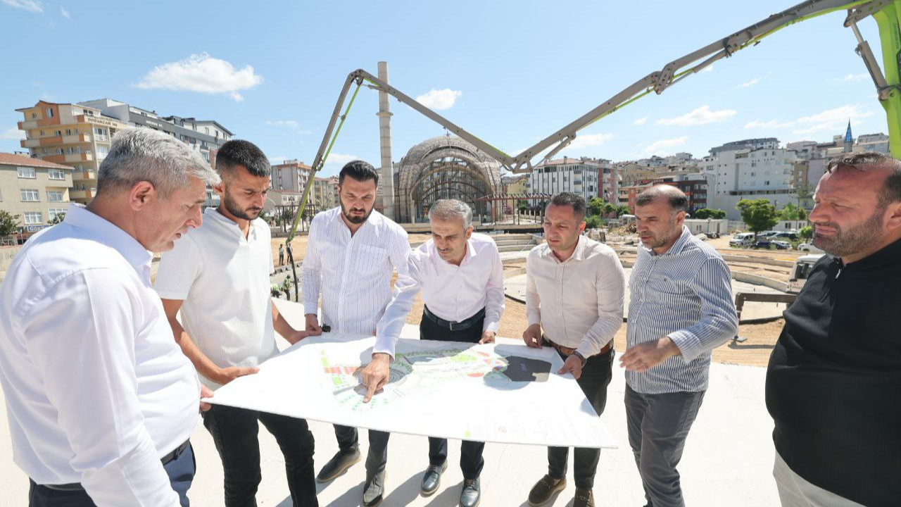Çayırova Kent Meydanı'nın inşası son hız devam ediyor