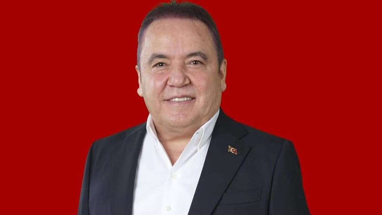Muhittin Böcek Neden Gözaltına Alındı? Antalya Büyükşehir Belediye Başkanı Muhittin Böcek Kimdir?