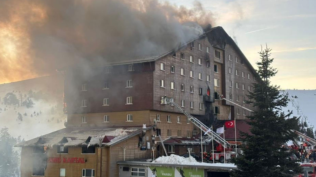Otel yangınında mahsur kalan 19 yaşındaki kız: "Banyoda ölümü bekledik"