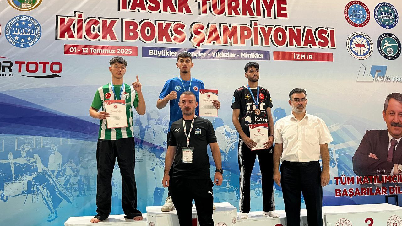 Türkiye şampiyonu Çayırova'dan... Kick boks branşında büyük başarı