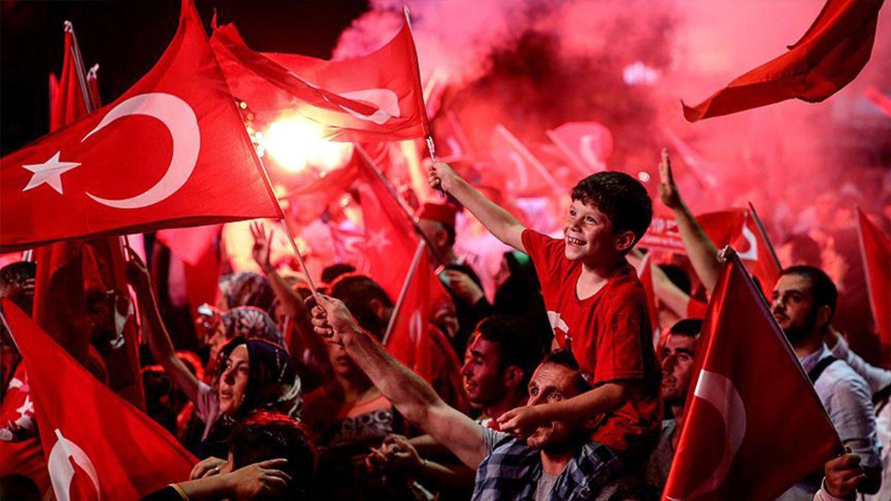 15 TEMMUZ DARBE GİRİŞİMİ MESAJLARI 2025: 15 Temmuz Milli Birlik Günü ve Demokrasi Günü Anma Mesajları - Resim: 1