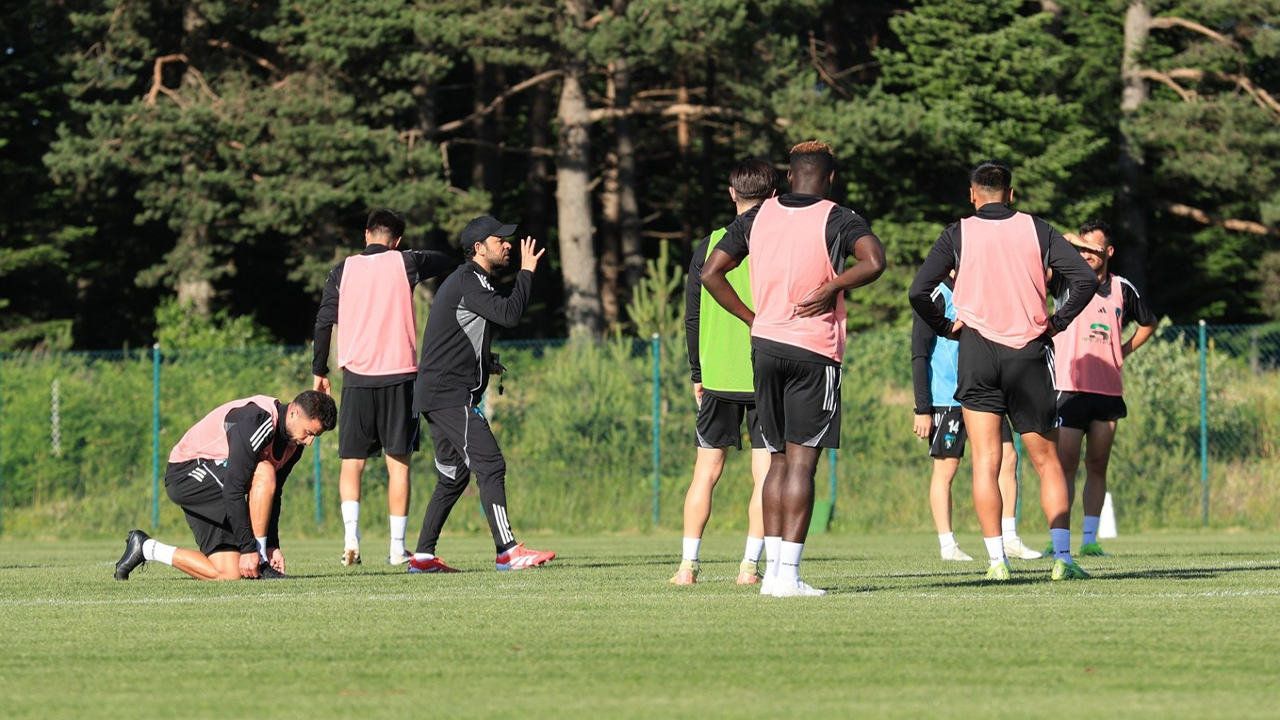 Tractor Sazi maçı direkten döndü… 25’indeki rakip Sivas!