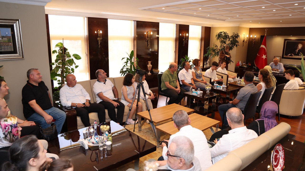 Zinnur Büyükgöz, LGS şampiyonlarını ağırladı