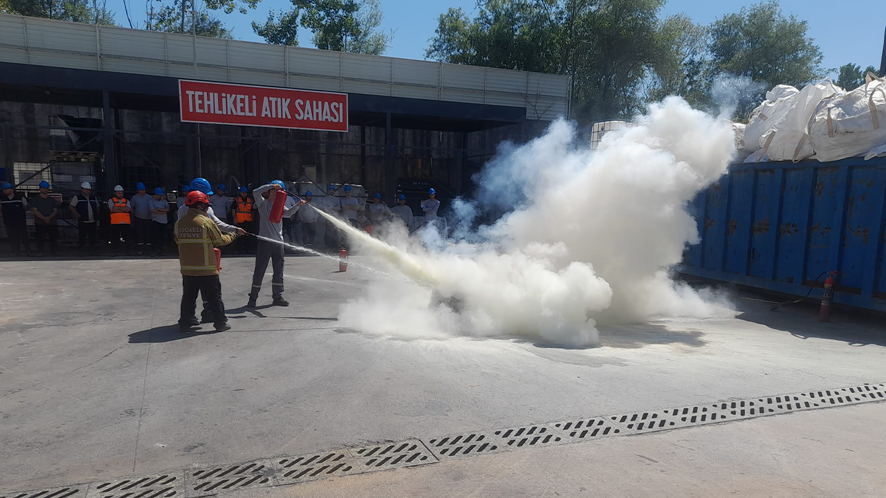 Kocaeli Büyükşehir Belediyesi'nden yangın eğitimi!