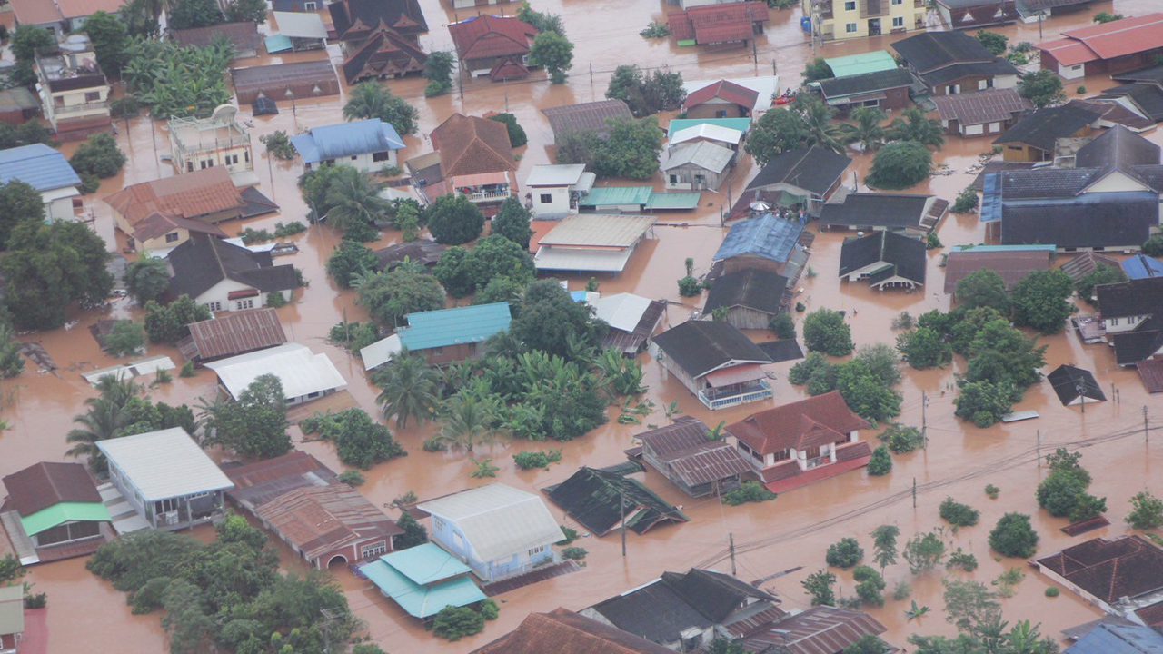 Tayland'ı fırtına vurdu: Ölü ve yaralılar var!