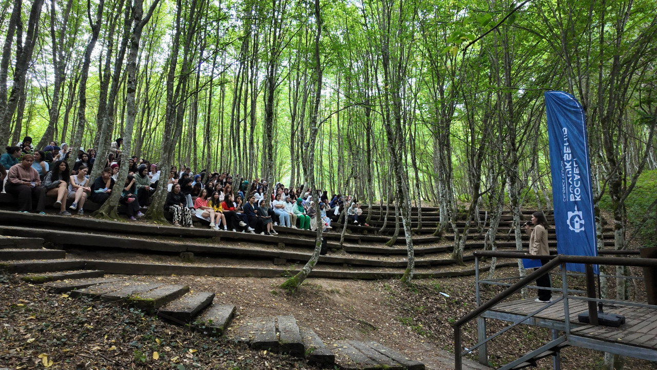 Yuvacık Diriliş Kampı'nda 'aile içi iletişim' semineri