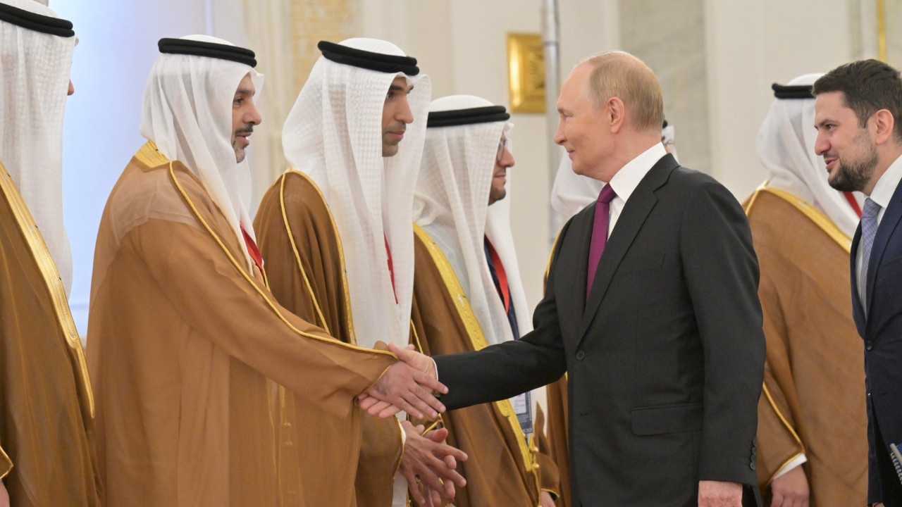 Putin, Trump ile görüşme için uygun ülkeyi açıkladı