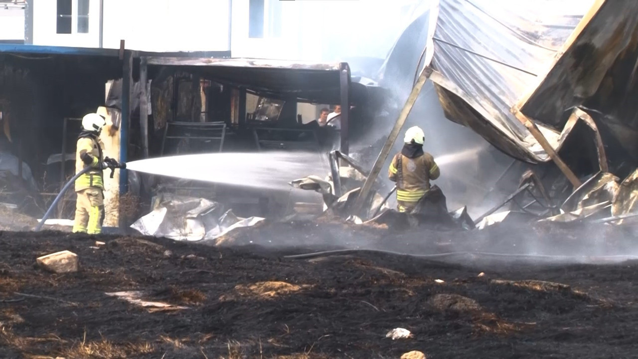 Otluk alandaki yangın inşaat alanına sıçradı!