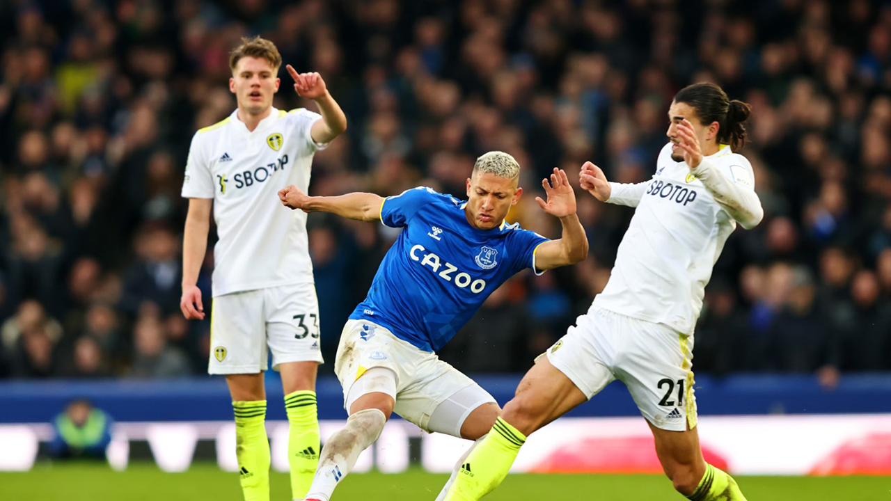 Leeds United-Everton maçı hangi kanalda, saat kaçta? Canlı izlenebiliyor mu?