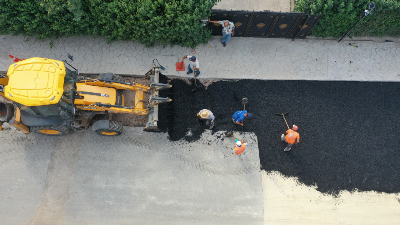 Başiskele'de asfalt çalışması devam ediyor