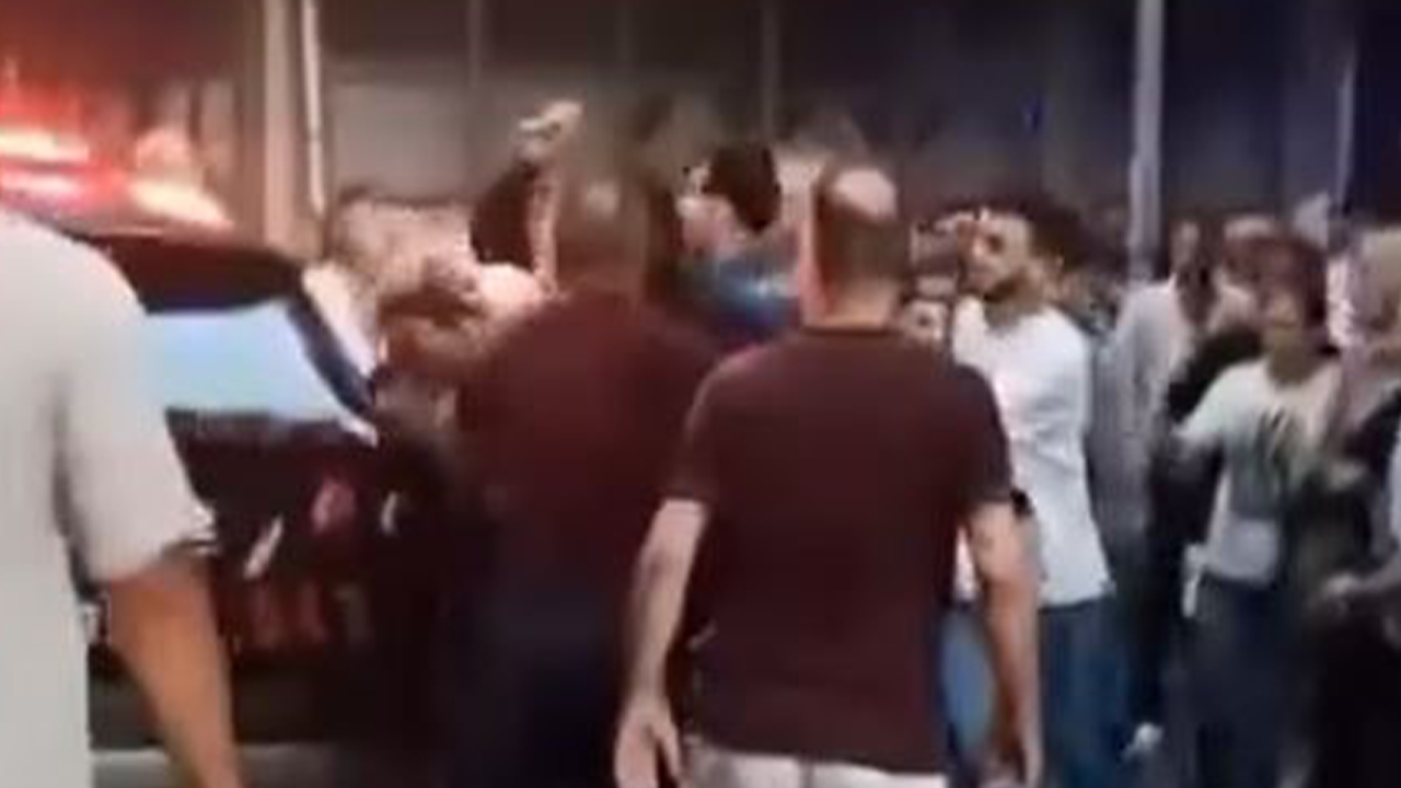 Kadını bıçaklayan şahsı vatandaşlar linç etti!