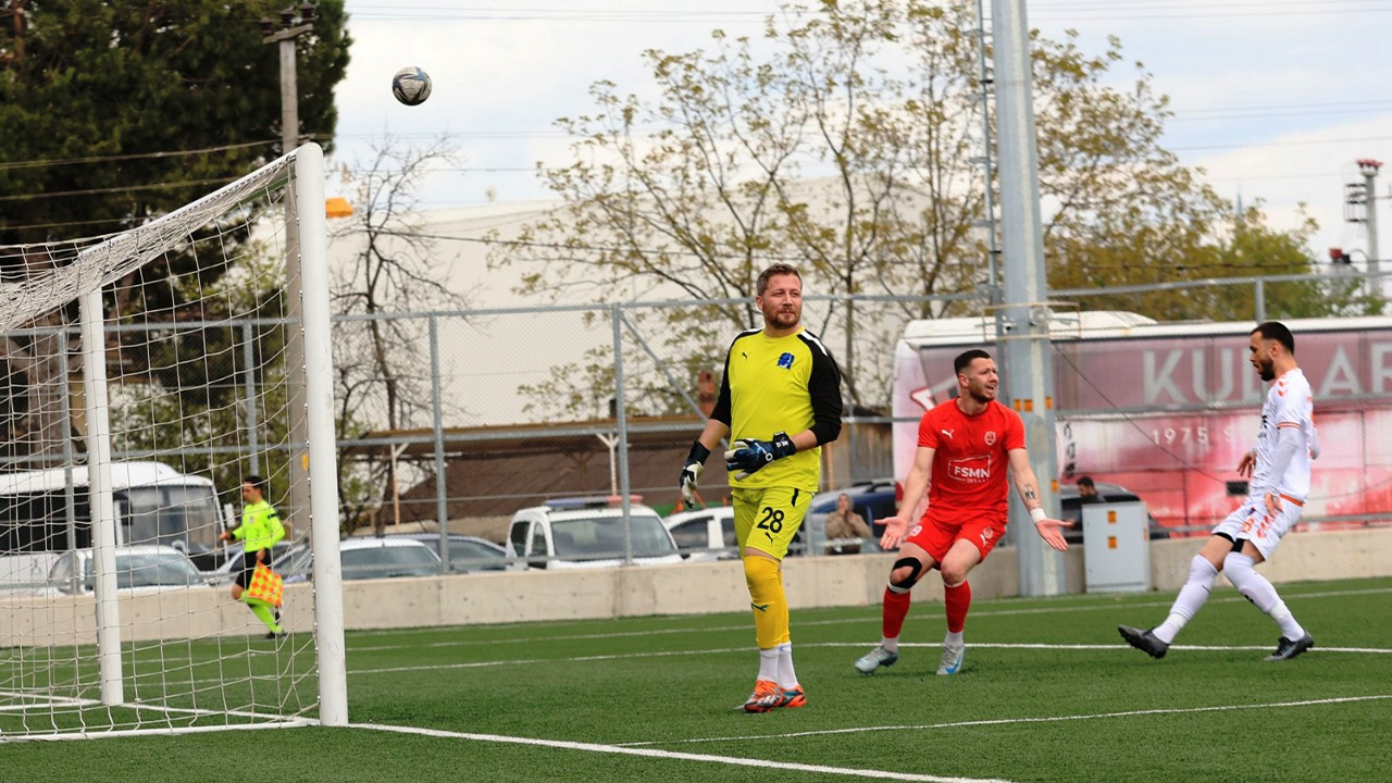 Kullarspor kaleyi Samet Gündüz ile kapadı!