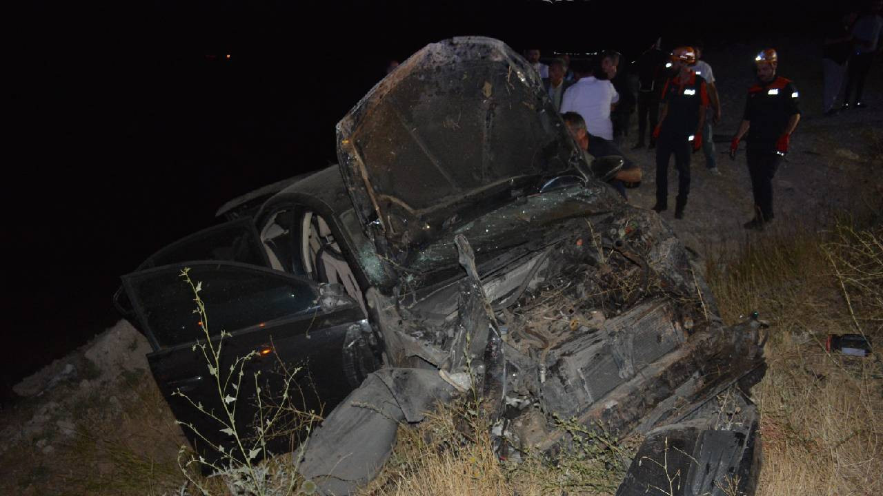 Takla atan araçtan 5'ide canlı çıktı