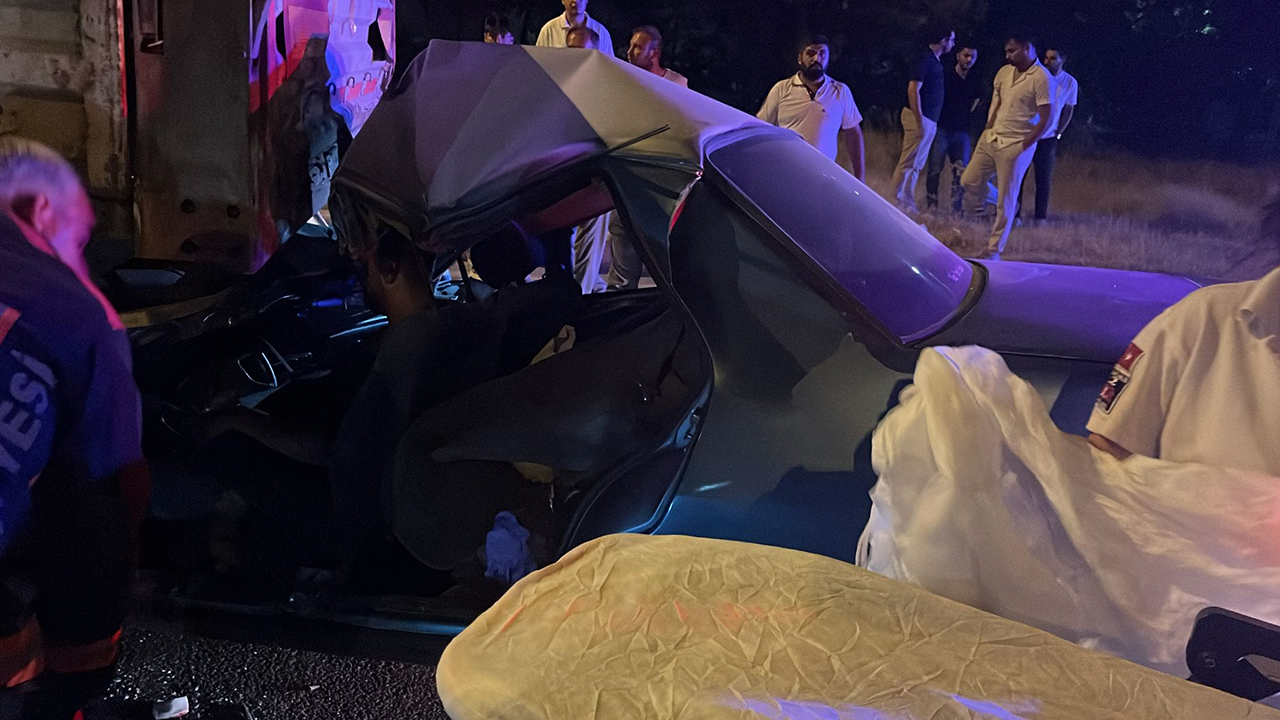 Malatya'da facia: TIR ile otomobil çarpıştı