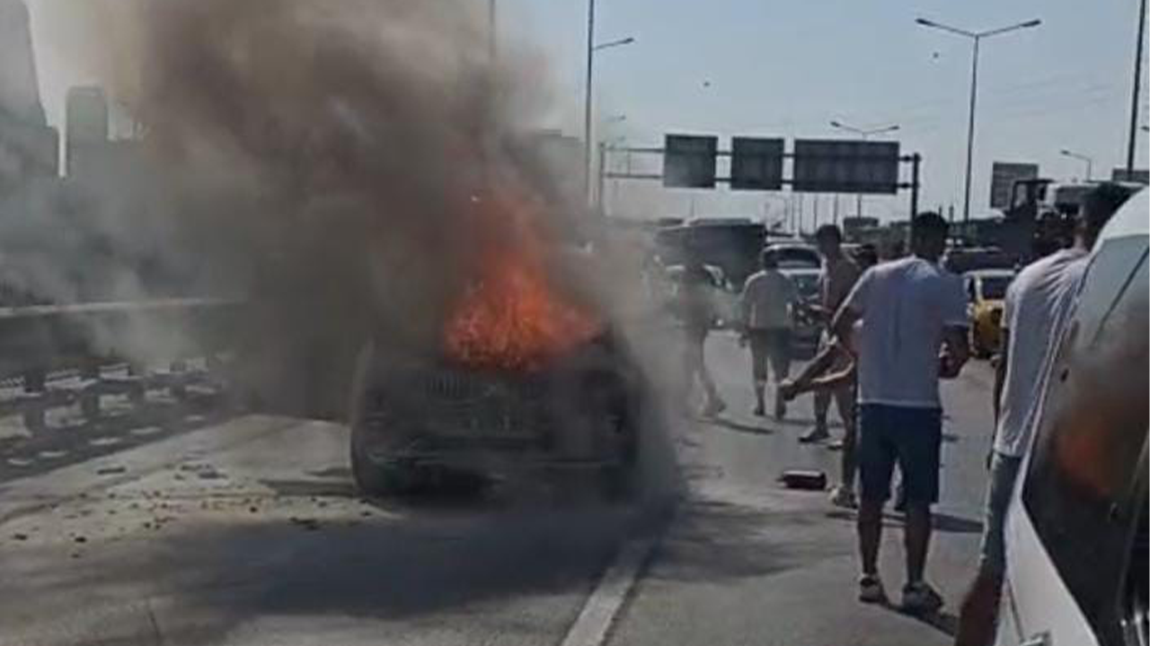 Seyir halindeki araç alev topuna döndü!