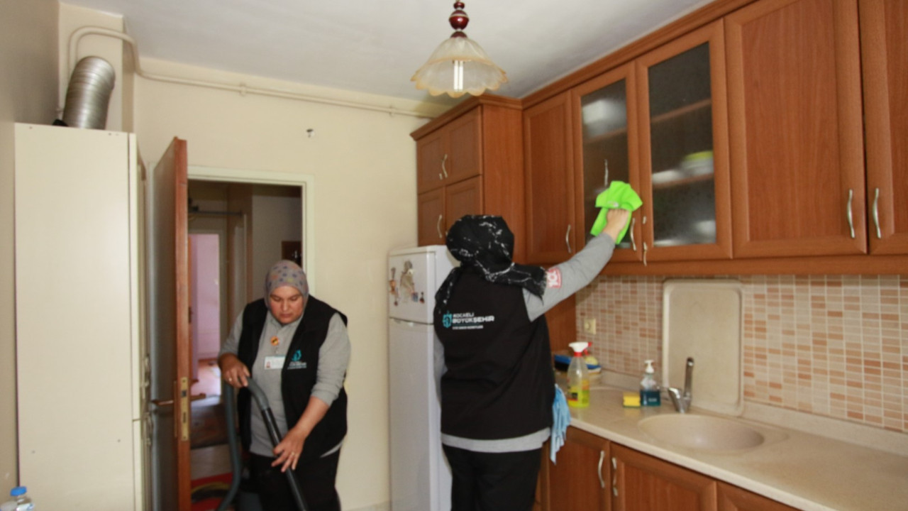 Büyükşehir'den evde bakım hizmeti... 7 ayda binlerce evi temizlediler