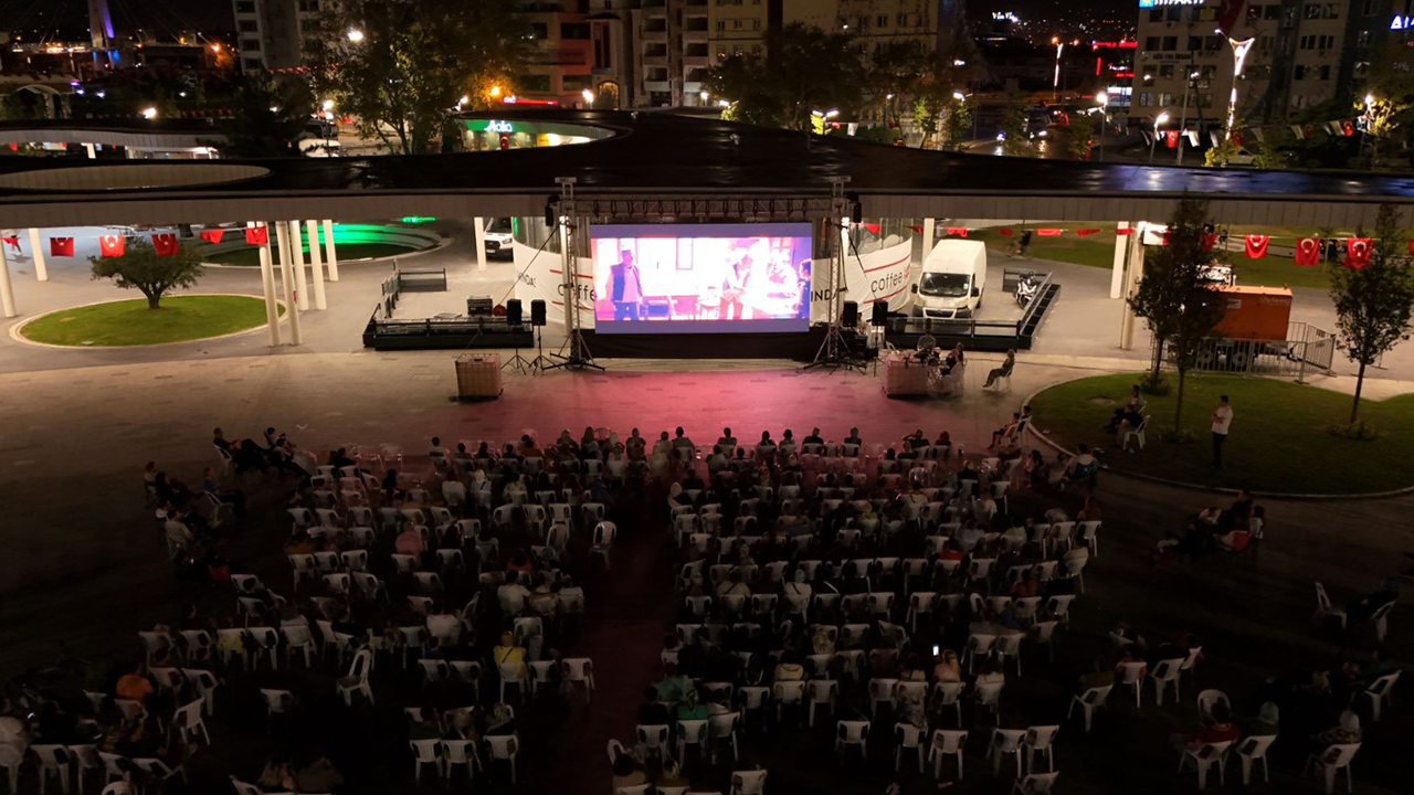 Milli İrade Meydanı'nda duygu dolu akşam!