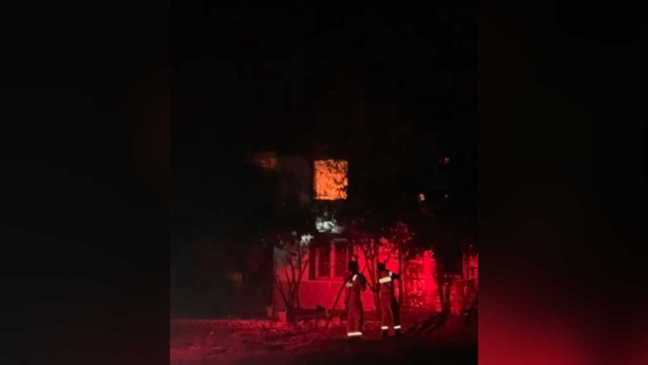 Kiracısının ölümüne neden olan ev sahibinin evi yandı