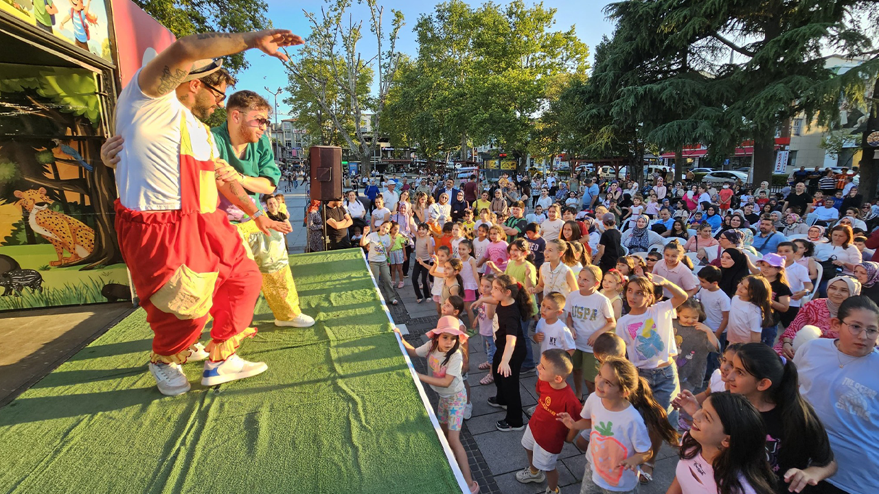 Gölcük'te okula merhaba şenliği!