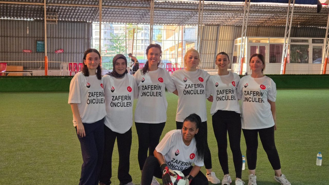 Zafer Partisi kadınları yeşil sahada