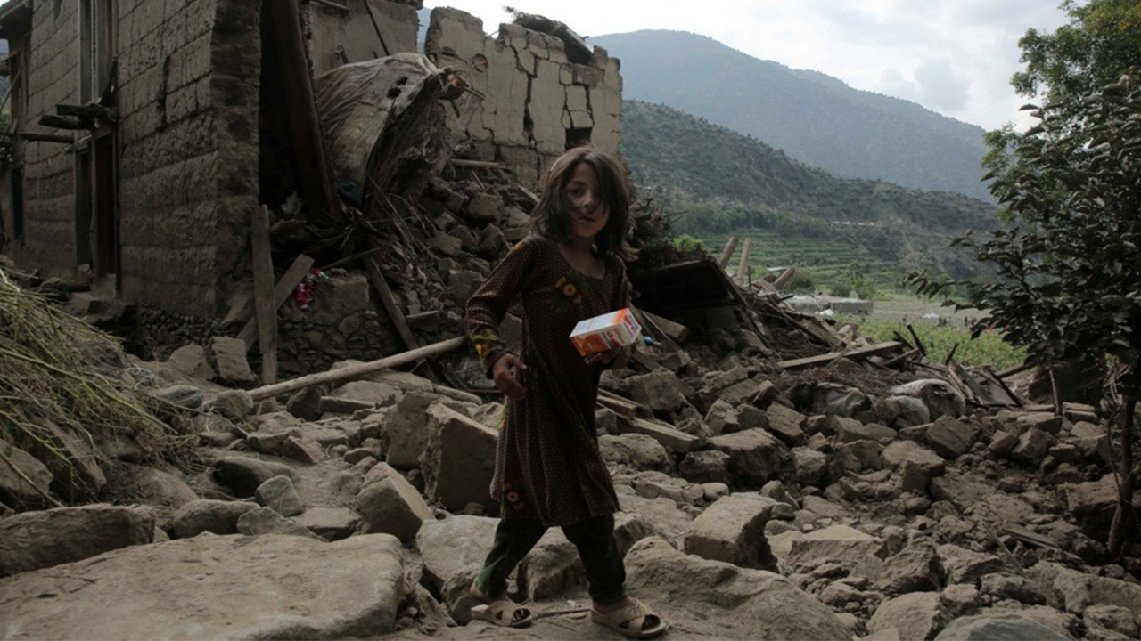 Afganistan’daki depremde can kaybı 2 bini geçti