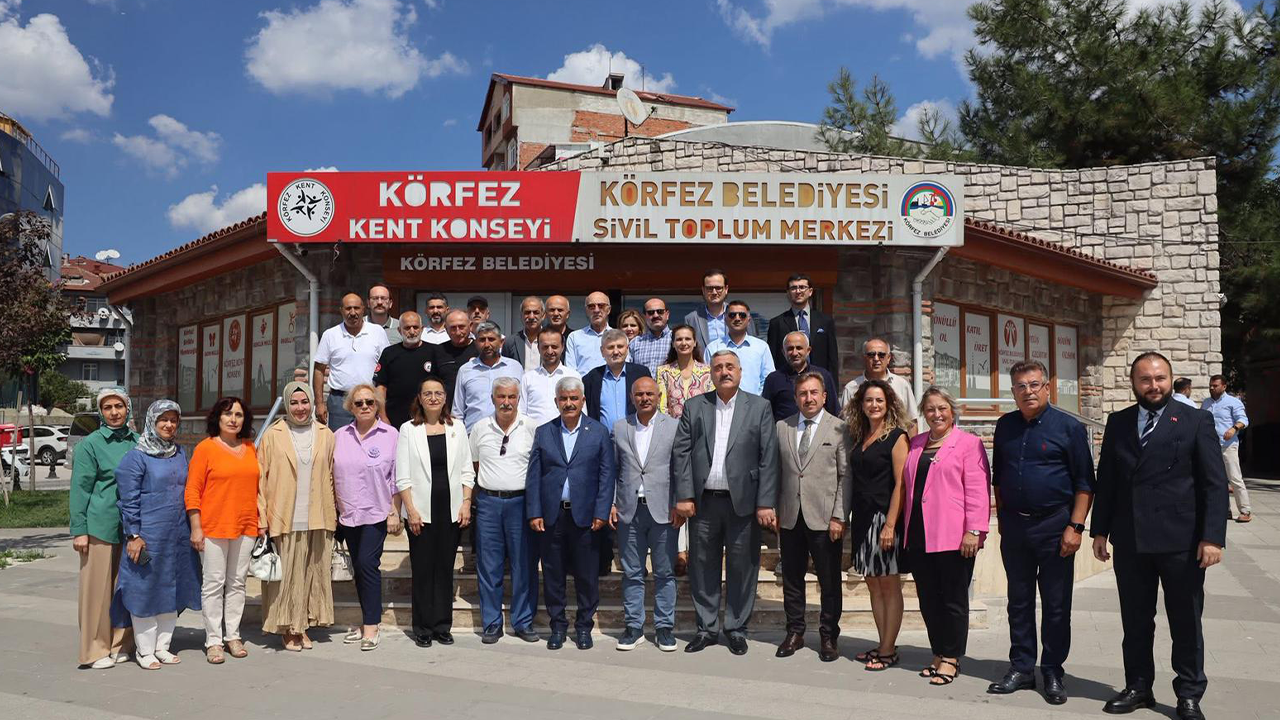 Sadettin Hülagü’den Körfez Kent Konseyi'ne ziyaret!