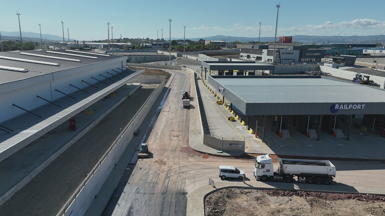Büyükşehir, Railport'ta asfalt çalışmalarına başladı!