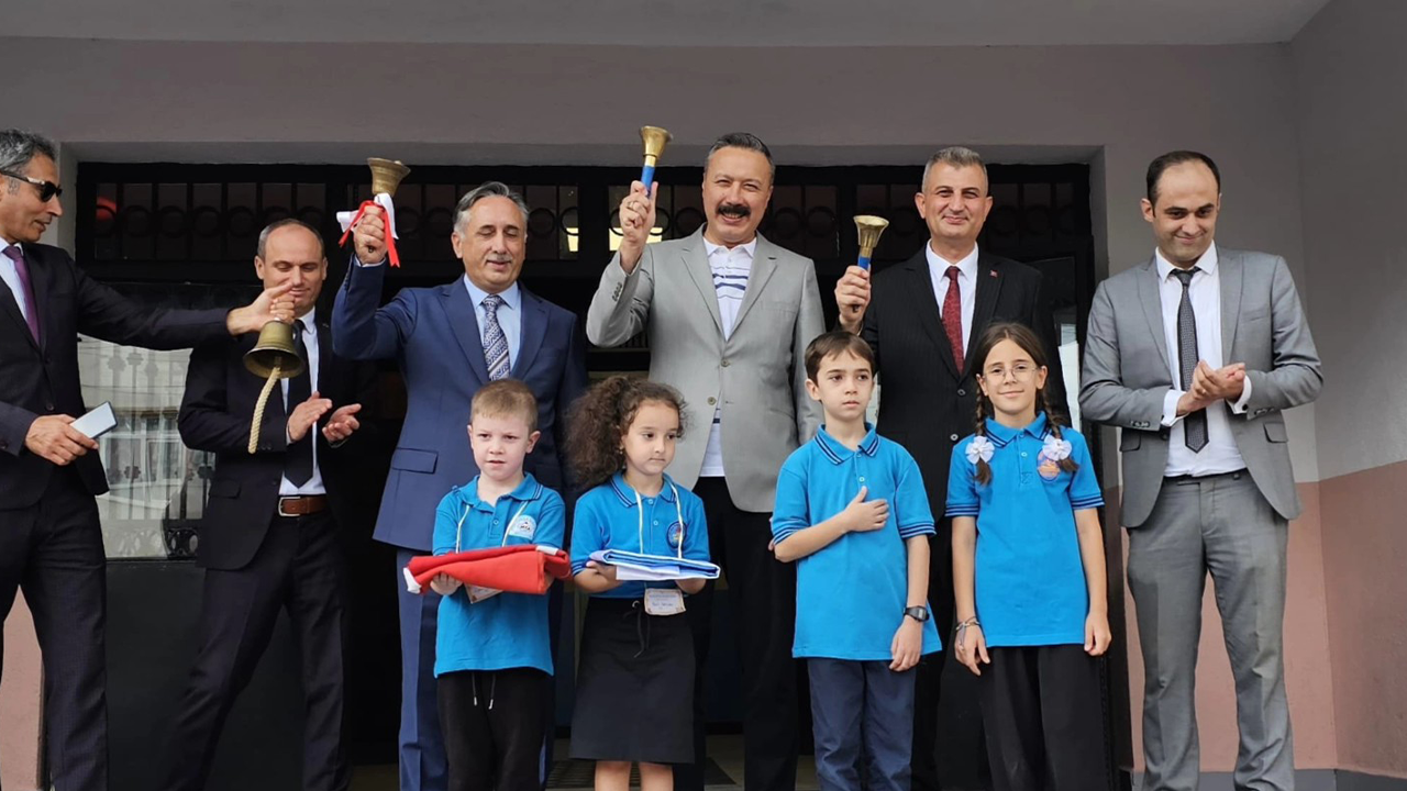 Ali Yıldırım Sezer öğrencilerin heyecanına ortak oldu!