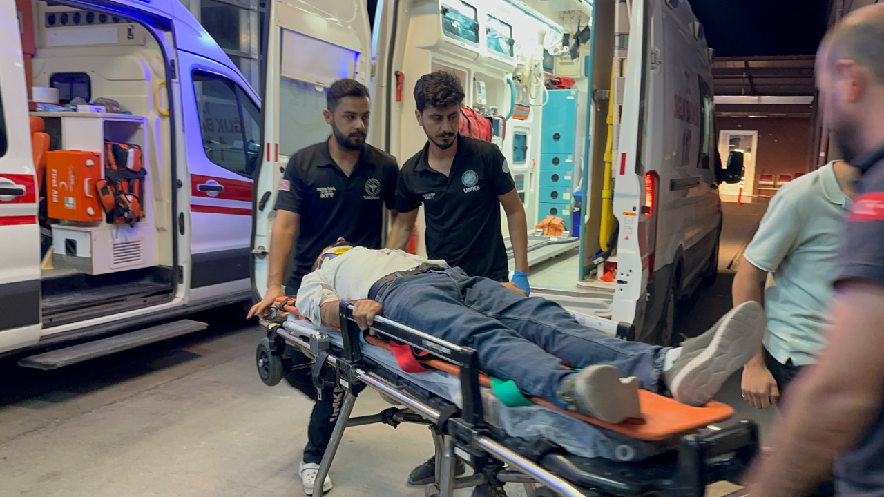 Kavgayı ayırmak isteyen kişi darp edildi!