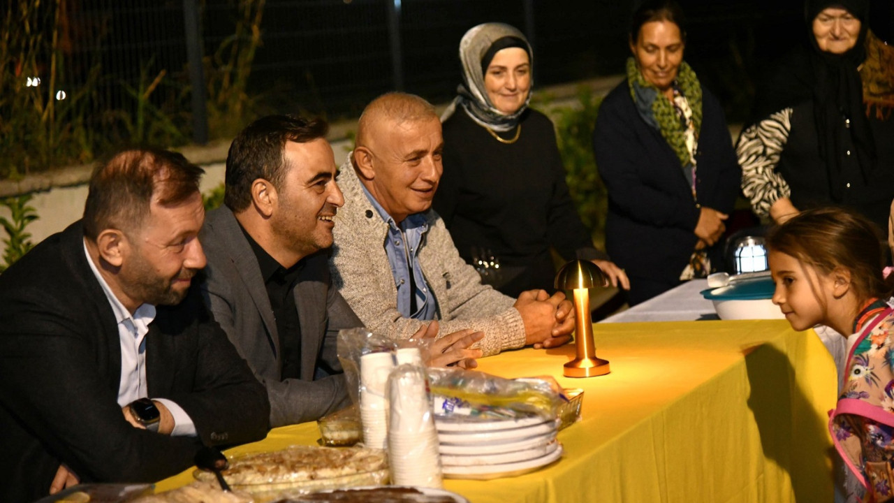 Yasin Özlü vatandaşlarla bir araya gelmeye devam ediyor