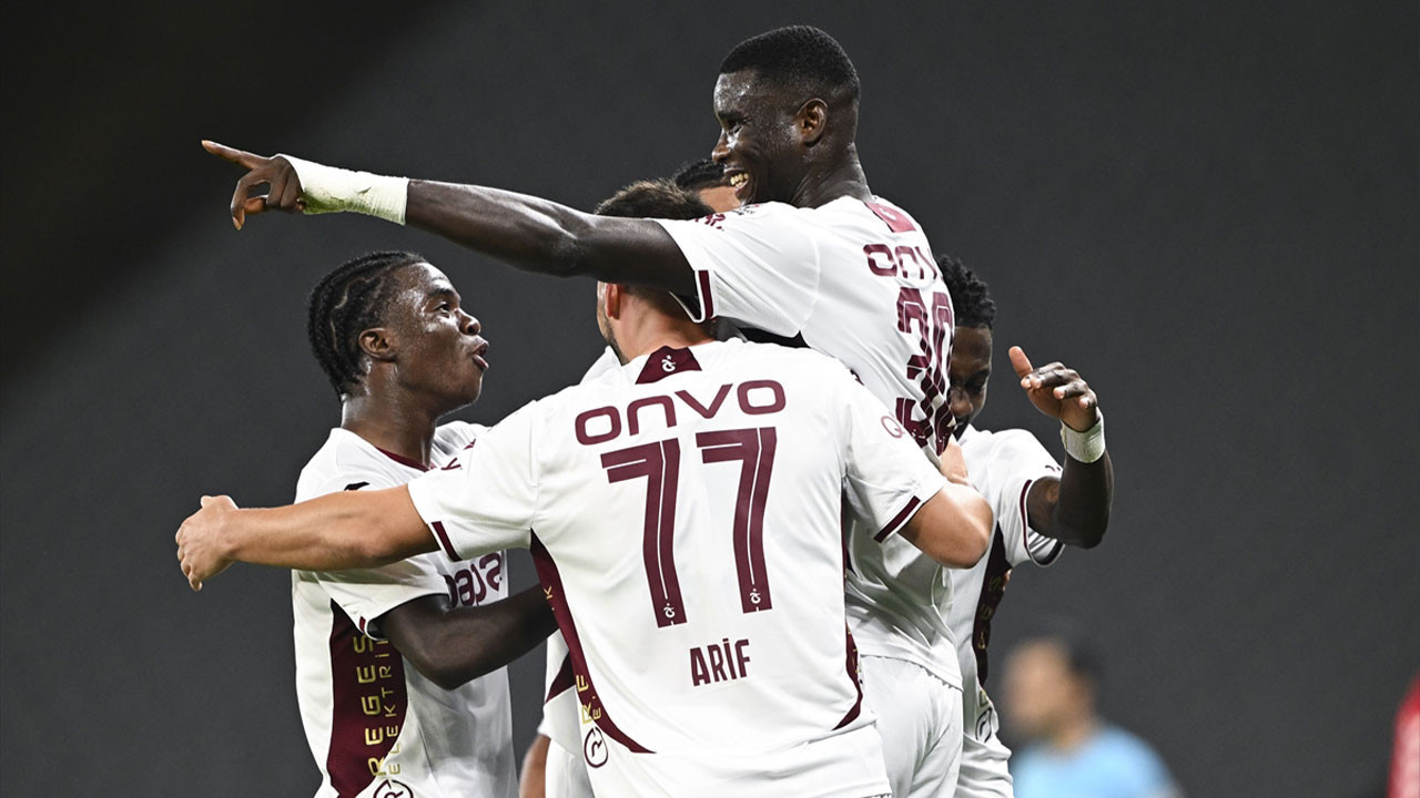 7 gollü maçta 3 puan Trabzonspor'un