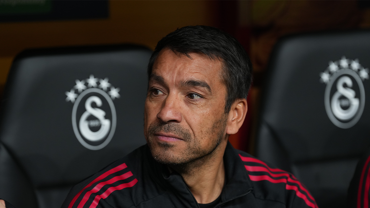 Giovanni van Bronckhorst yeniden İstanbul'da