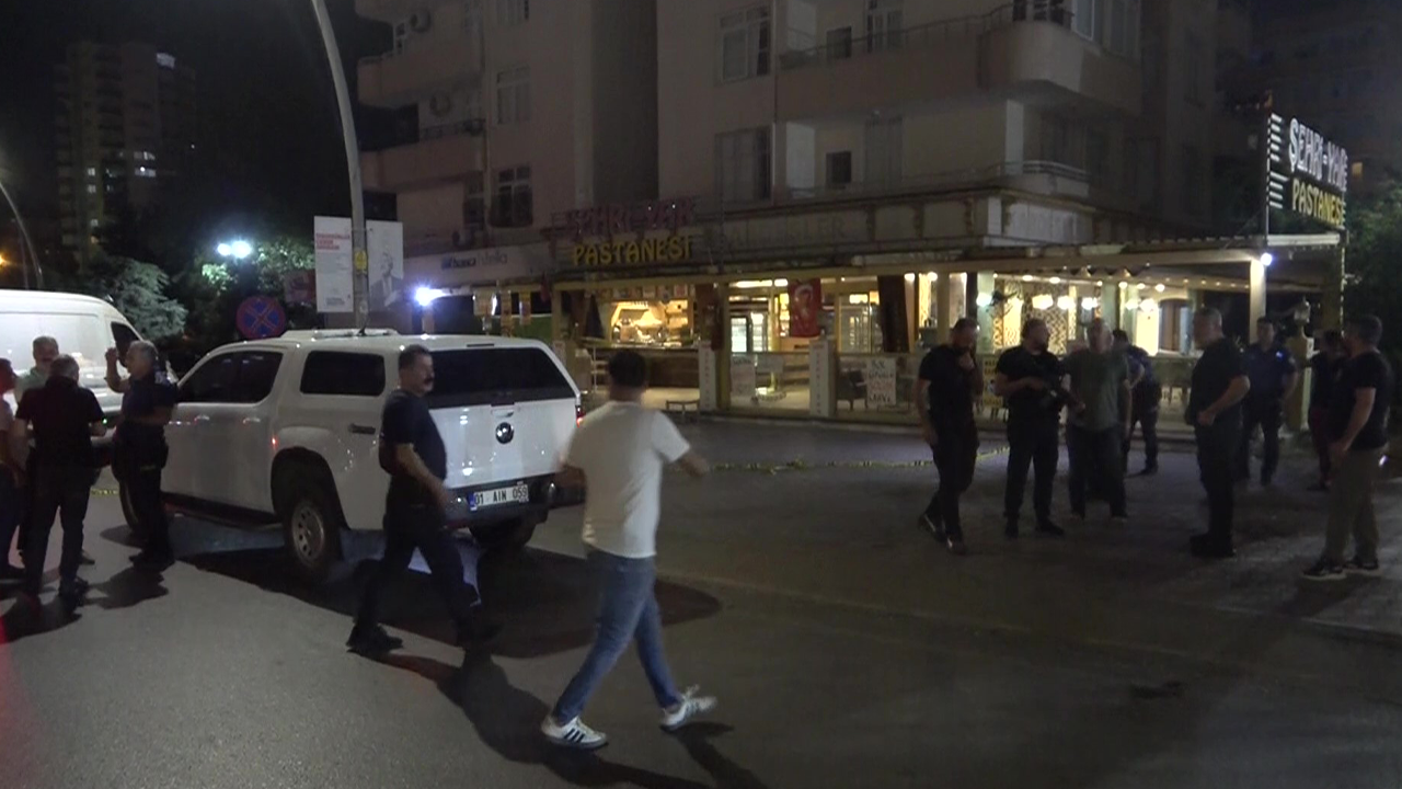 Adana’da korku dolu olay: El bombası atıldı!