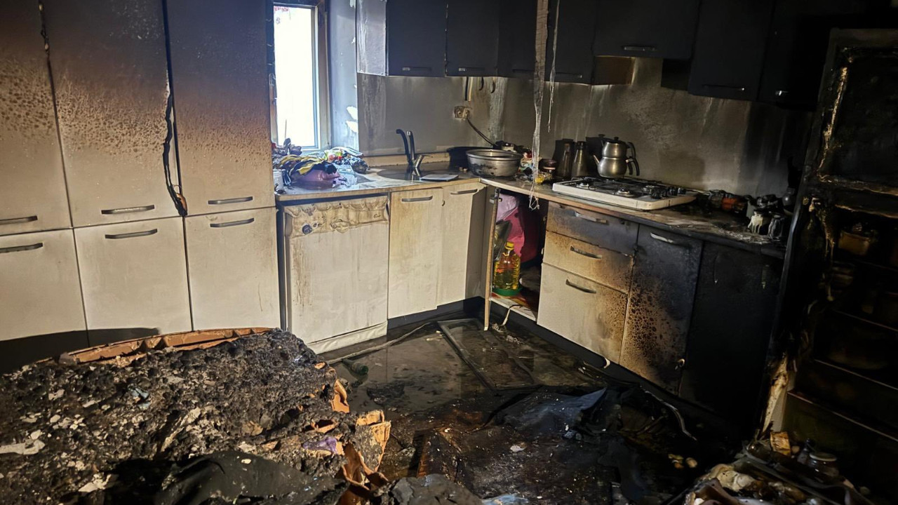 Mutfakta çıkan yangın panik yarattı!