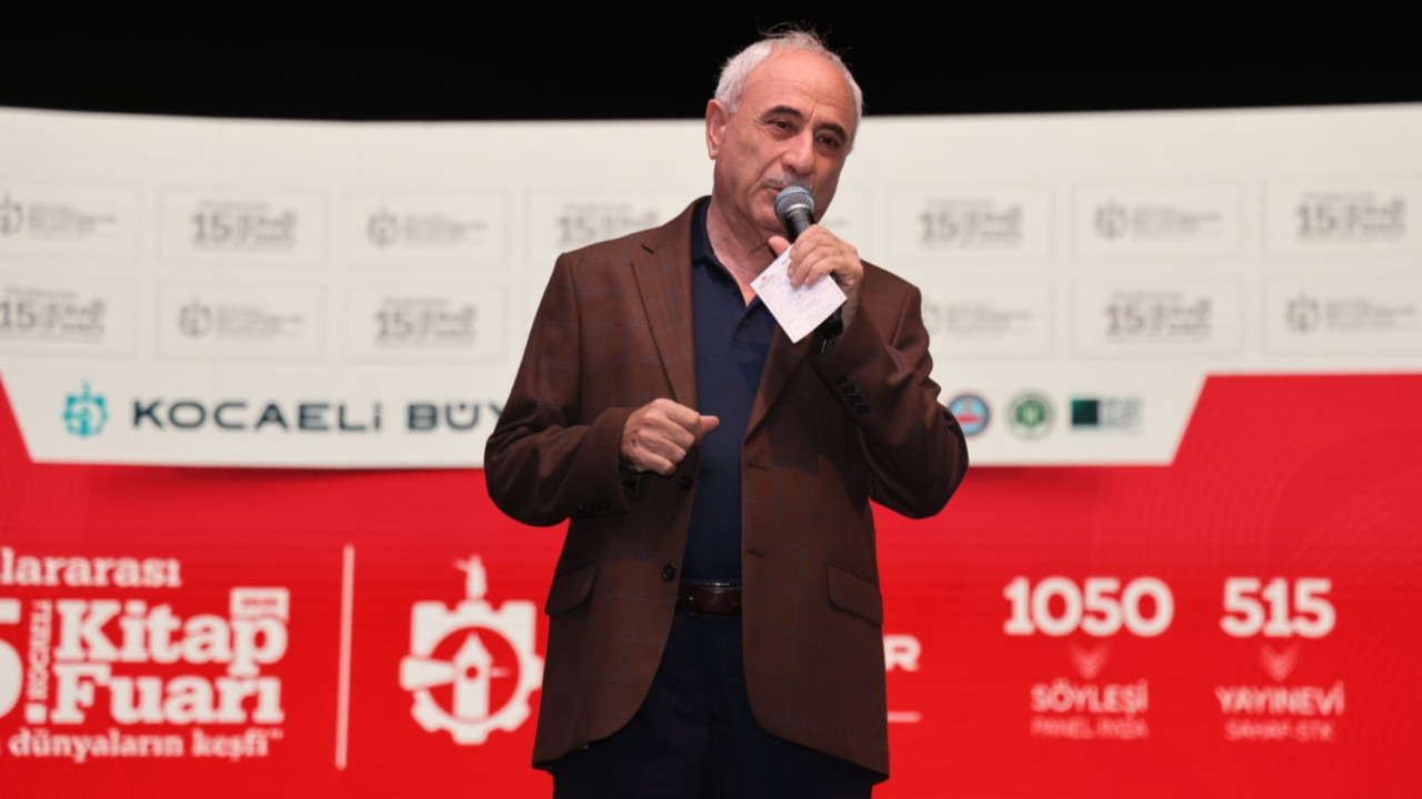 Nurullah Genç: O taş, dünyanın taşlarını yerinden oynattı.