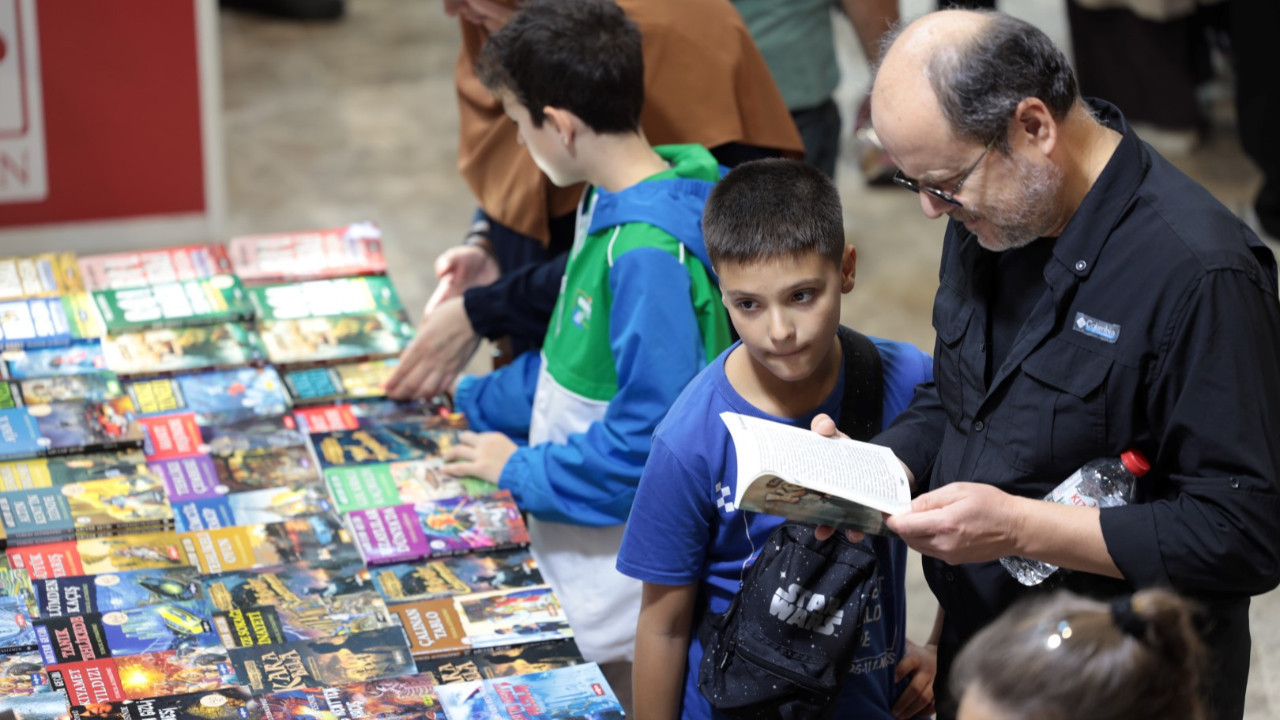 Kitap Fuarı'nın en özel misafirleri, babalar ve çocukları oldu