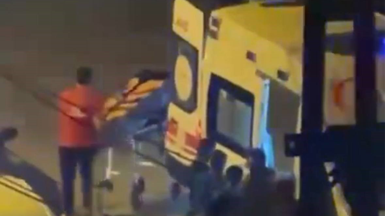 İki motosiklet kafa kafaya çarpıştı