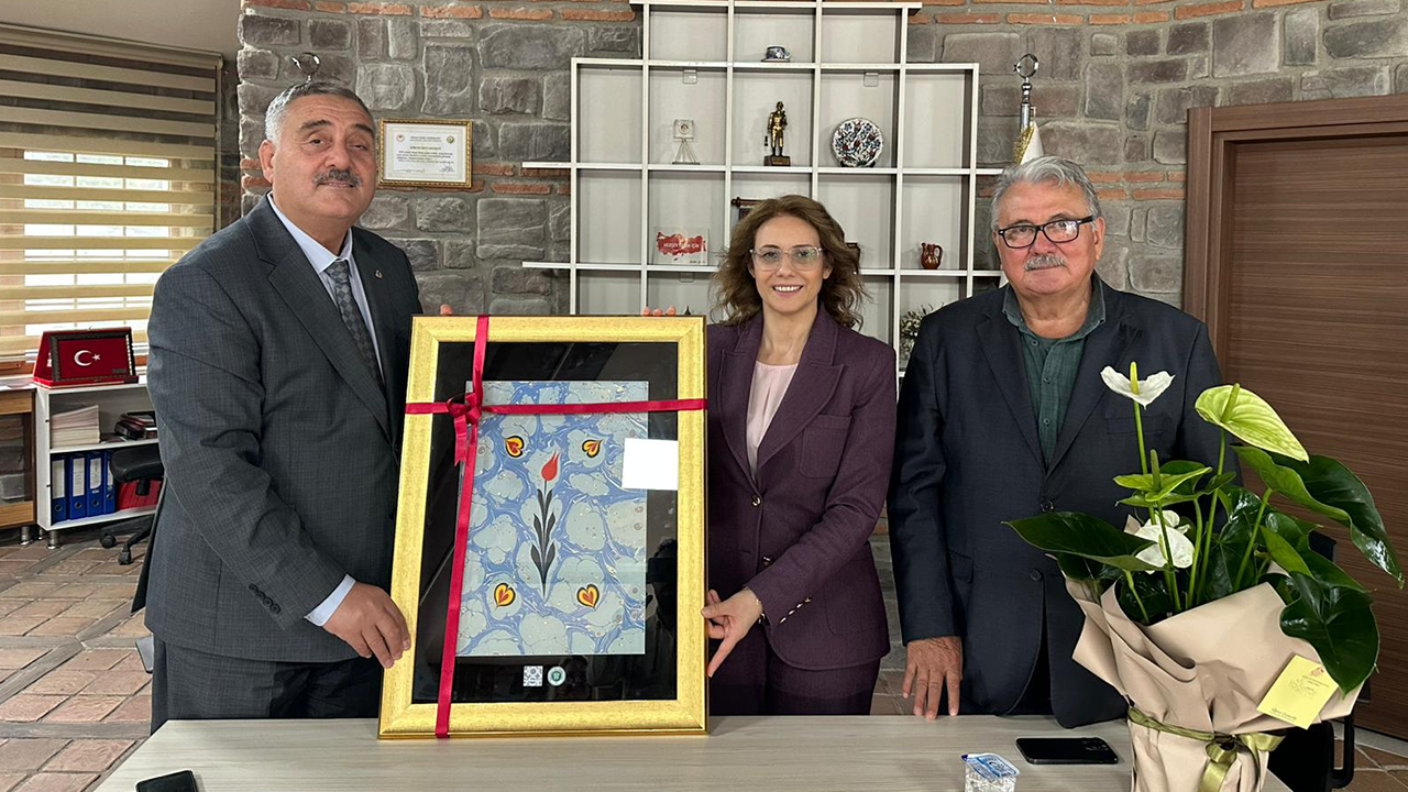 Kocaeli Büyükşehir Belediye Başkan Vekili Berna Abiş'ten Ahmet Önal’a ziyaret