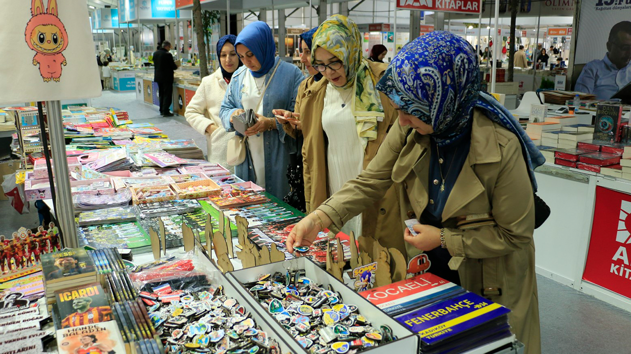 Kocaeli Kitap Fuarı çeşit çeşit ürünlerle dikkatleri üzerine çekiyor!