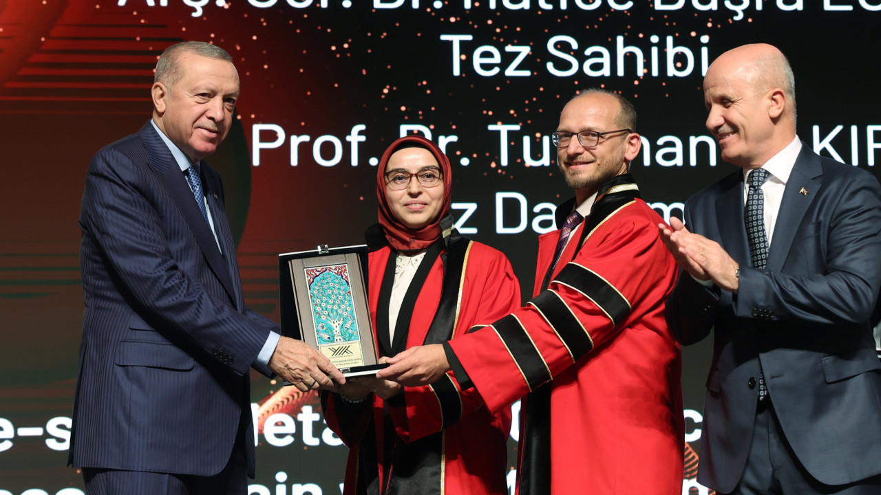 GTÜ'den büyük başarı... Ödülü Cumhurbaşkanı Erdoğan'dan aldılar