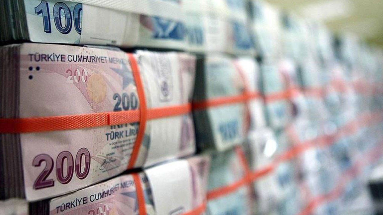 Cari denge Ağustos'ta fazla verdi