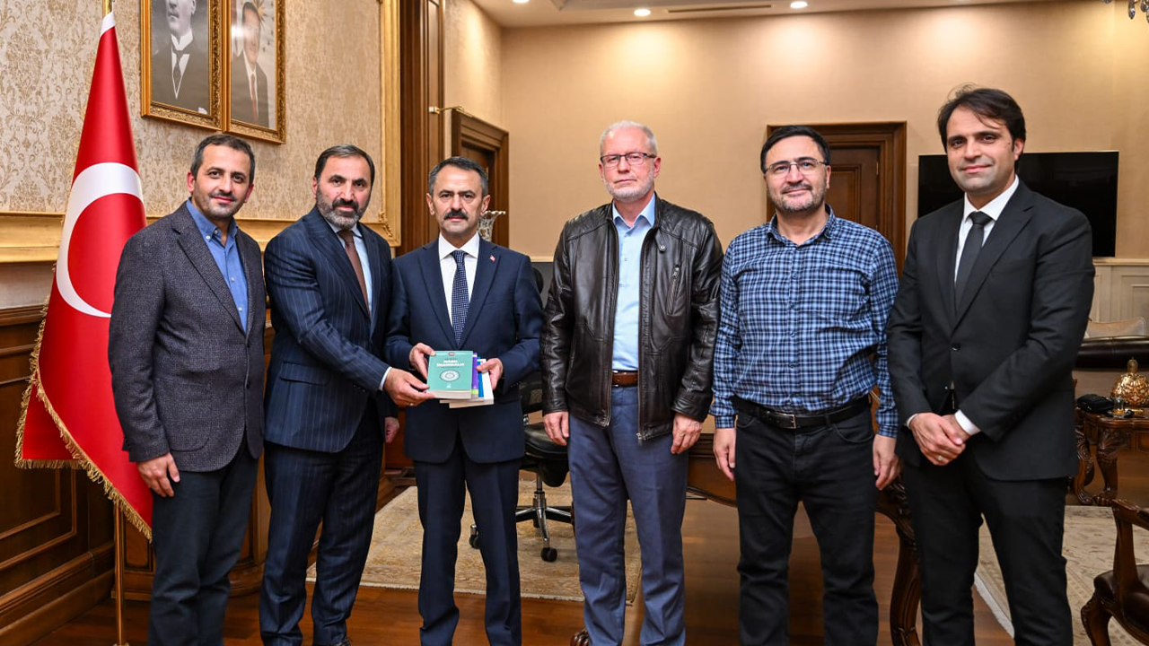 Ufka Yolculuk Yarışması Kocaeli Temsilcileri, İlhami Aktaş'ı ziyaret etti