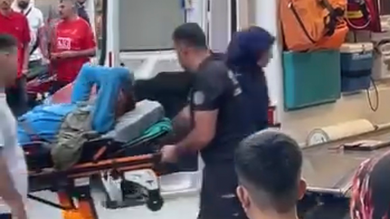 Bıçaklı kavgada seyyar satıcı yaralandı!