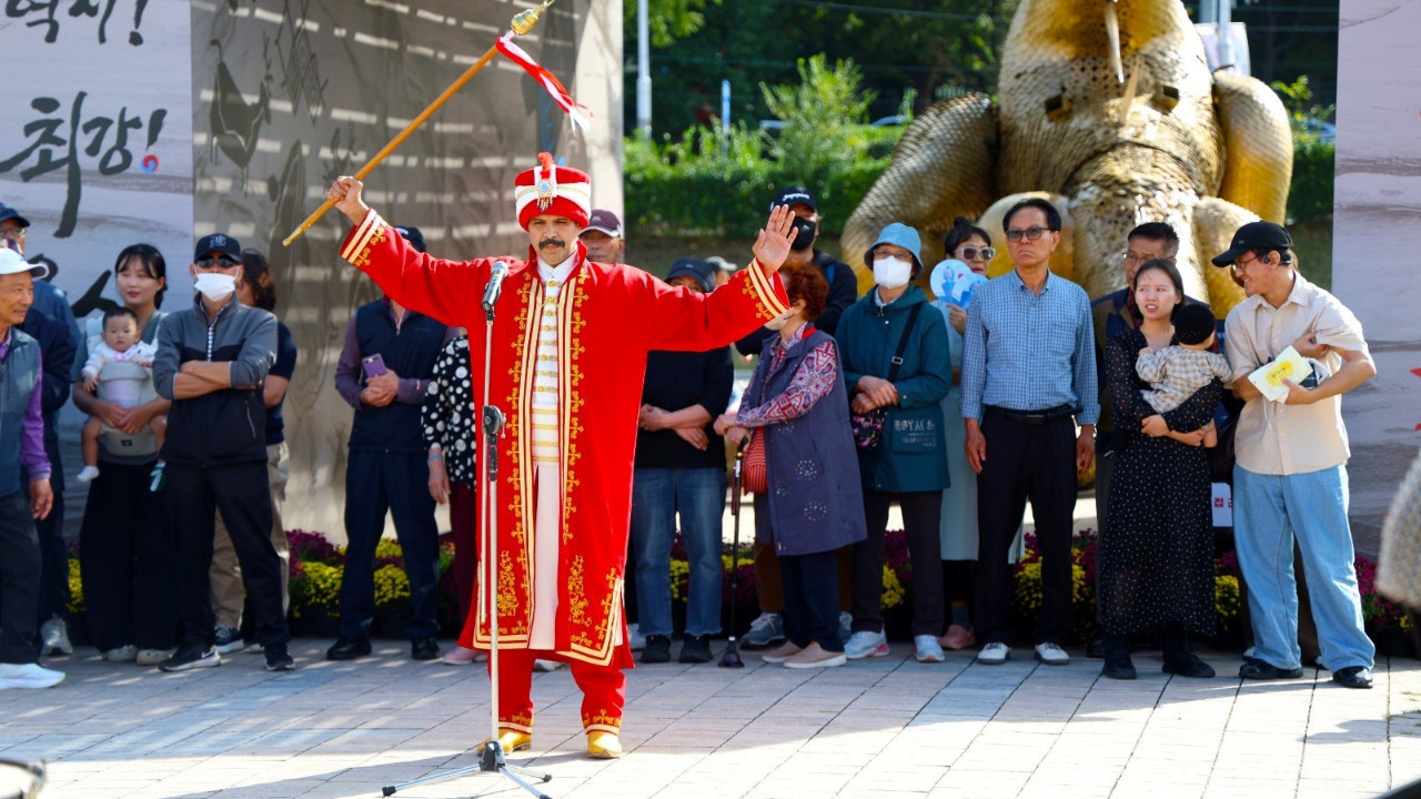 Kocaeli Büyükşehir Belediyesi Mehter Takımı'ndan Güney Kore'de dikkat çeken performans
