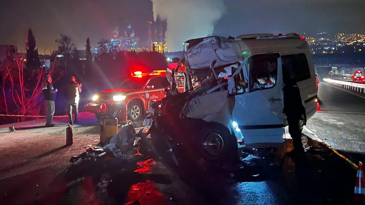 TIR'a arkadan çarptı, can pazarı yaşandı! 1 kişi hayatını kaybetti