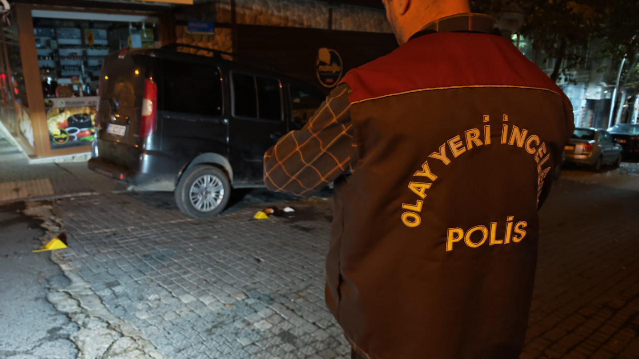 Eski eşine bıçakla saldırdı!