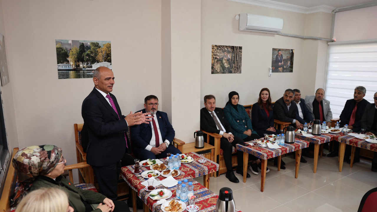 Şener Söğüt, muhtarlarla bir araya geldi