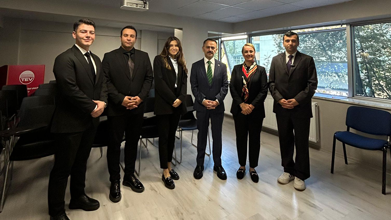 İlhami Aktaş, Türk Eğitim Vakfı Kocaeli Şubesini ziyaret etti