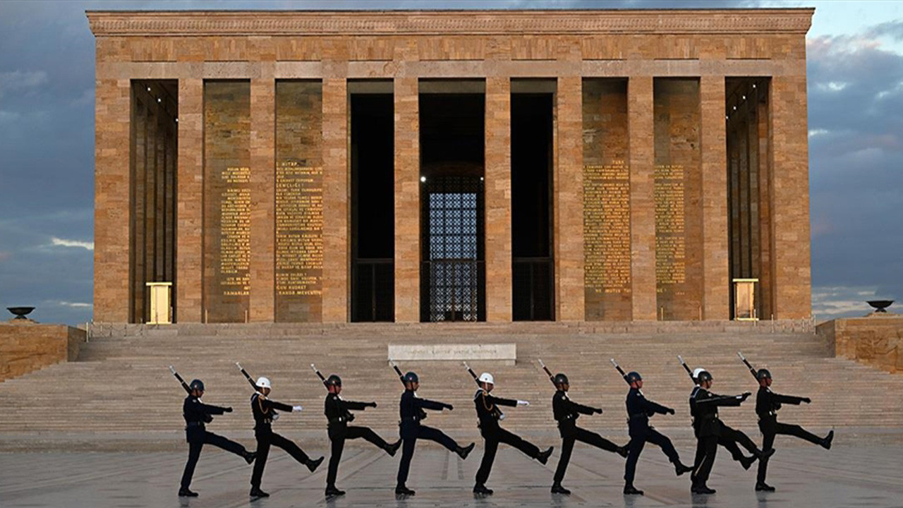 29 EKİM CUMHURİYET BAYRAMI ANITKABİR ZİYARET SAATLERİ 2025 | Bugün Anıtkabir Saat Kaça Kadar Açık?