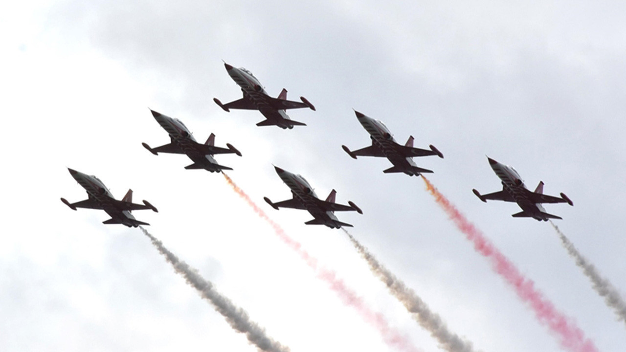 29 Ekim Cumhuriyet Bayramı Solotürk Gösterisi Saat Kaçta? Solotürk Gösterisi Nerede 2025?